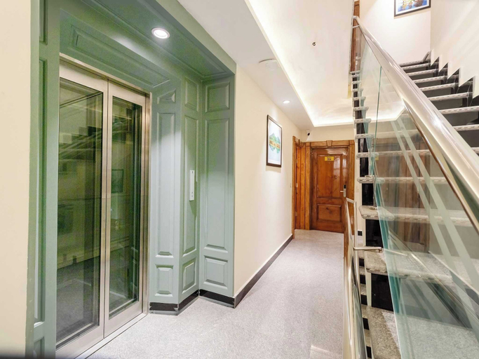 Interior 2, Palette Hotel Cecil Srinagar, Srinagar