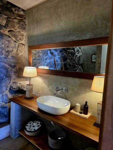Bathroom 4, Les Terrasses Suites, Calheta