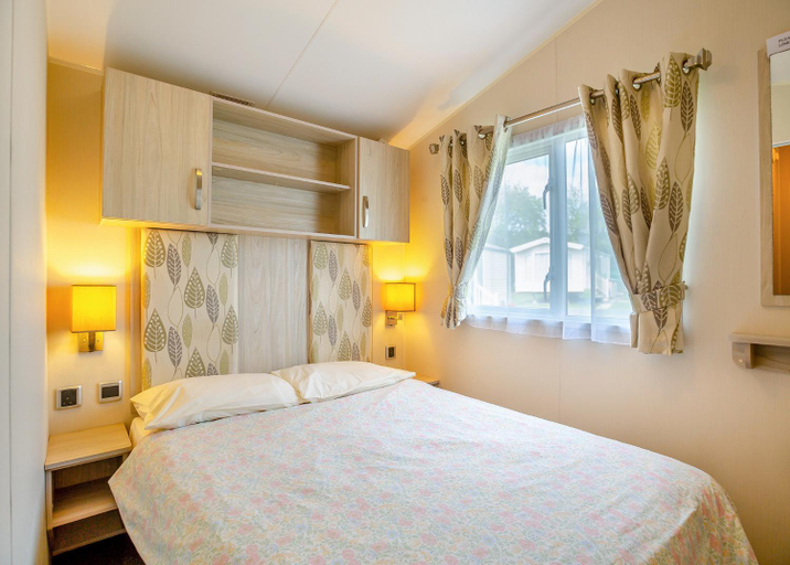 Bedroom 2, Seadown Park, Dorset