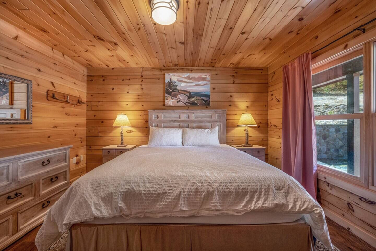 Interior 4, Straight From The Heart, Klickitat