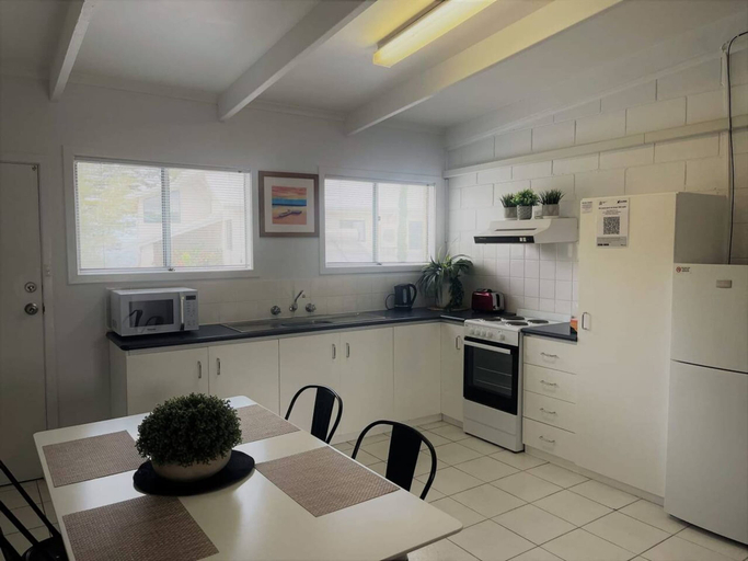 Room 4, Esperance Little Units 4, Esperance
