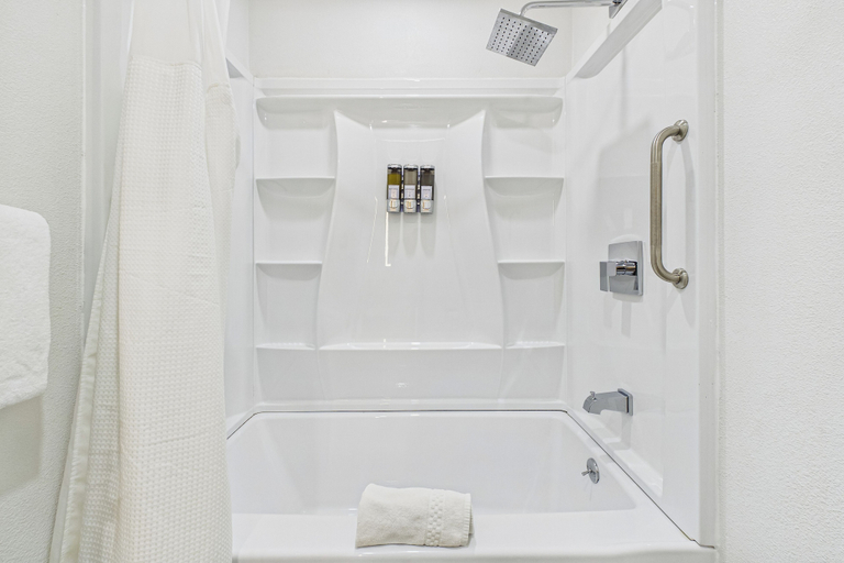 Bathroom 3, The Snoozzz Inn, Humboldt