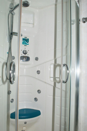 Bathroom 4, Diethnes Hotel, Attica