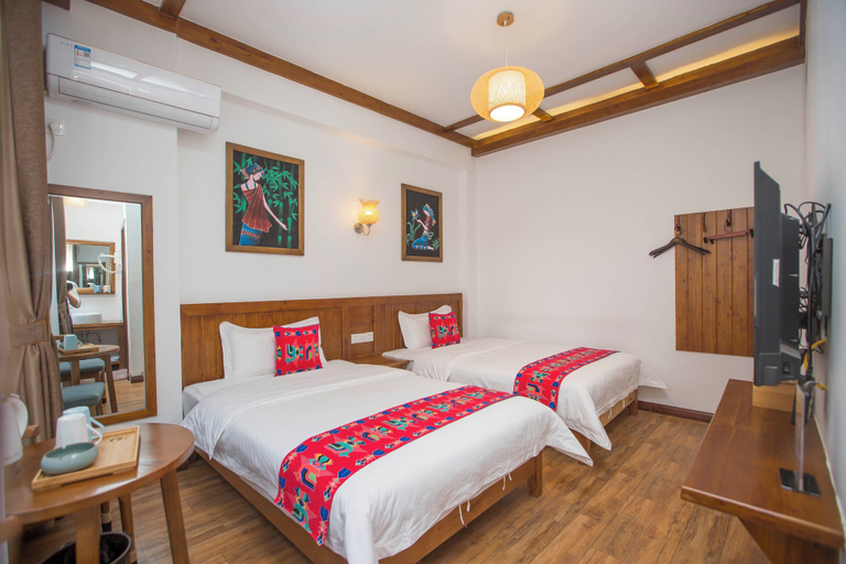 Room 3, zhangjiaije hexi inn, Zhangjiajie