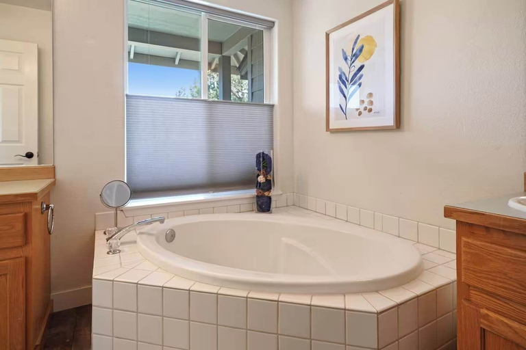 Interior 3, Present Pheasant - Cute & Updated, Close to Everything, Golf, Amenities, Perfect For Family, Deschutes