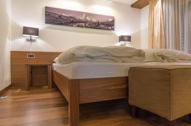 Bedroom 2, Chalet Fantasia, Visp