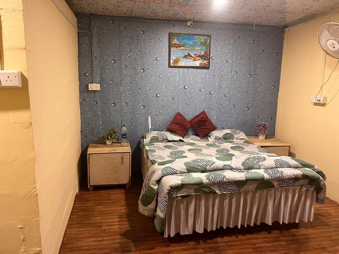 Room 2, Hotel swaraj, Pune