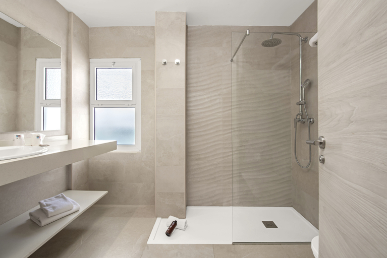 Bathroom 5, Hotel Palia Las Palomas, Málaga