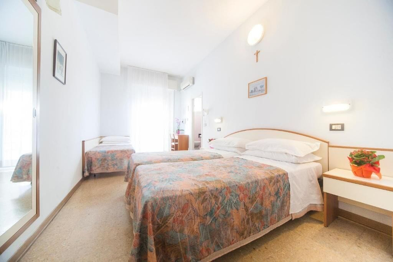Room 4, Hotel Latini, Rimini