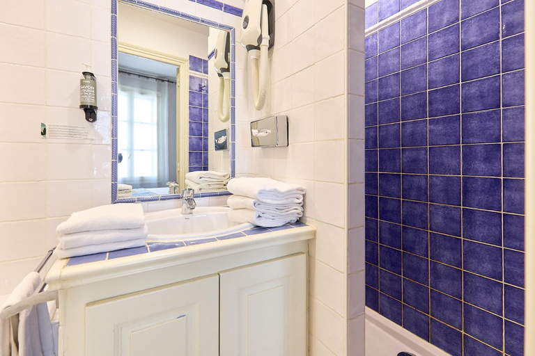 Bathroom 5, Hotel Arena, Var