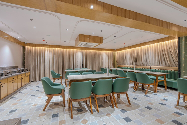 Dining, The Magnetica, Surat