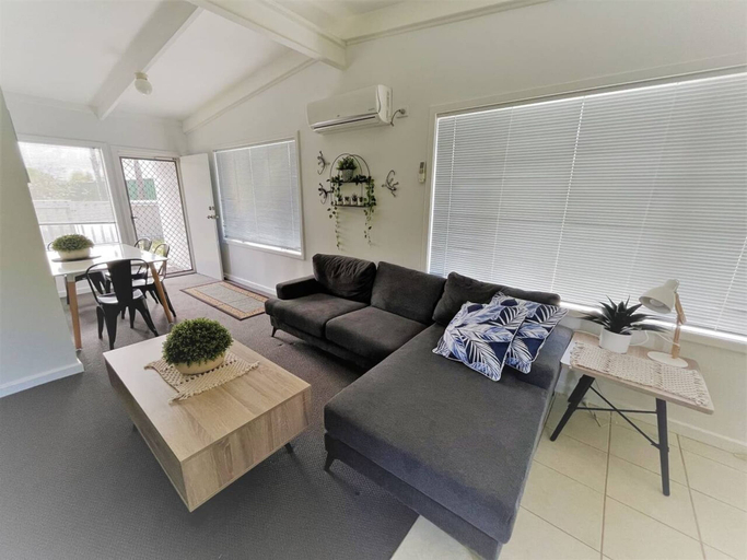 Room 3, Esperance Little Units 1, Esperance