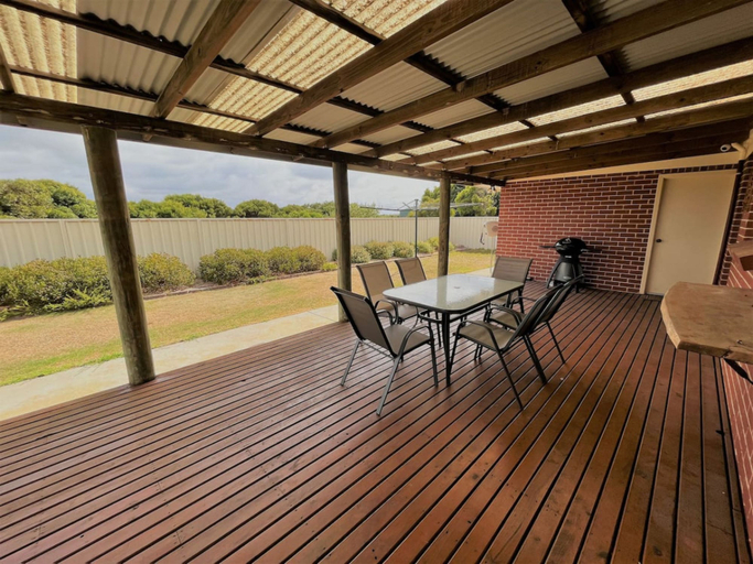 Room 3, The Willow in West Beach, Esperance