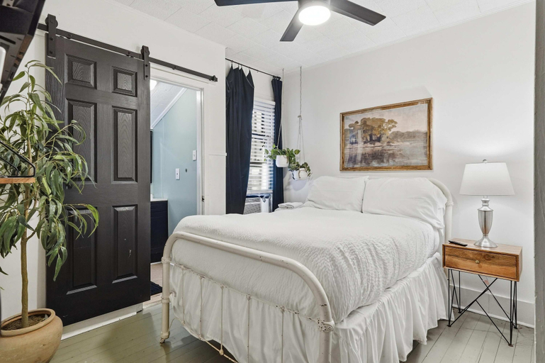 Room 1, Private Bedroom in 4BR Home, Lafayette
