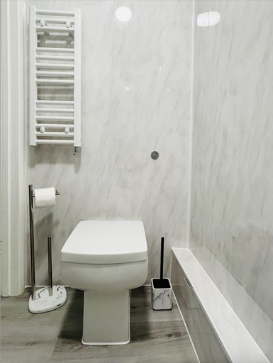 Bathroom 3, Kensington Gem, London