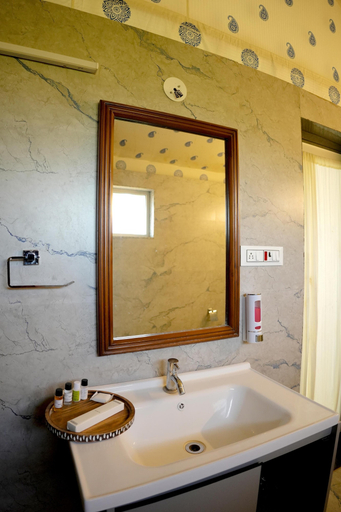 Bathroom 5, Innara Hospitality, Pali