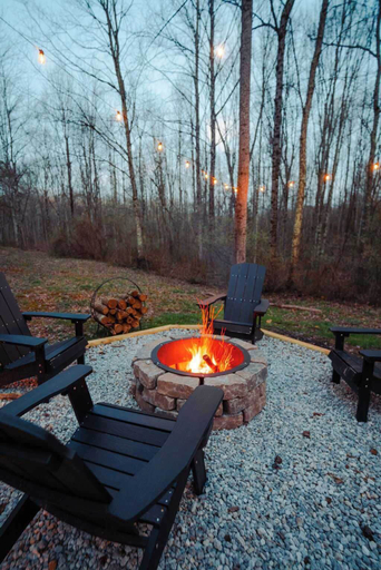 Property grounds 5, Secluded Cozy Log Cabin Villa, Vinton