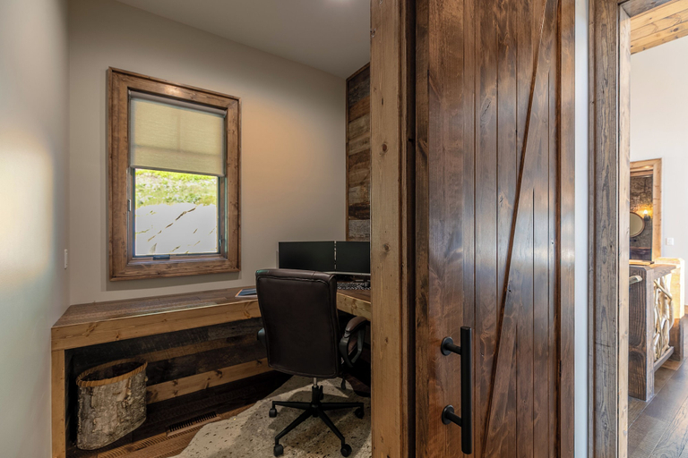 Interior 3, Up and Away at Eagles Nest, Avery