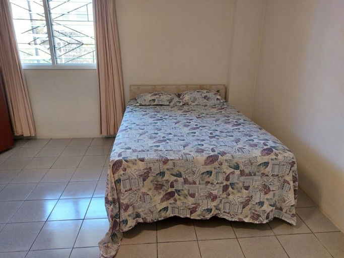 Room 1, Newtown Beach Bed and Bath, Ba