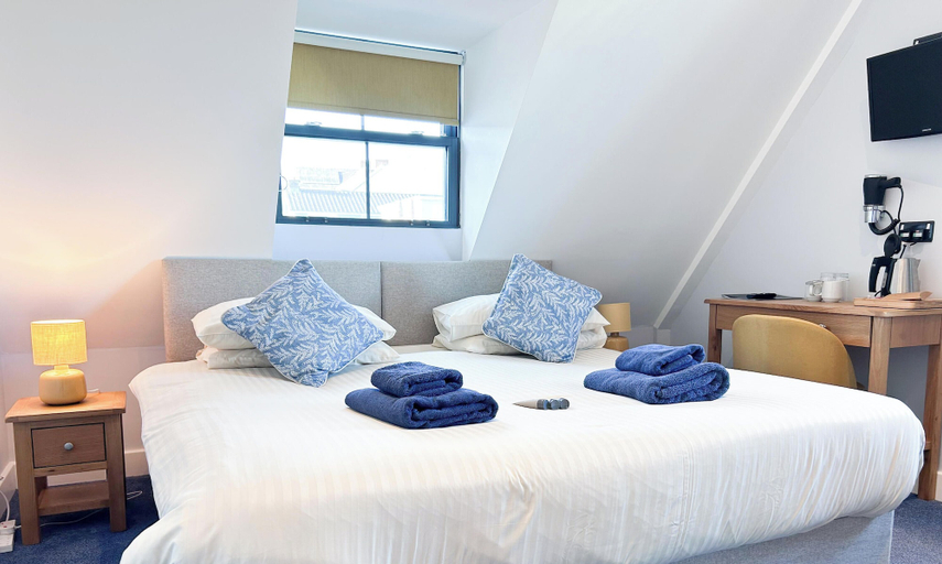 Bedroom 3, Harbour Stays - Ocean Square, Pembrokeshire