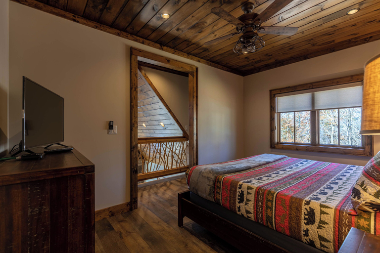 Interior 4, Casa Tres Cuervos at Eagles Nest, Avery