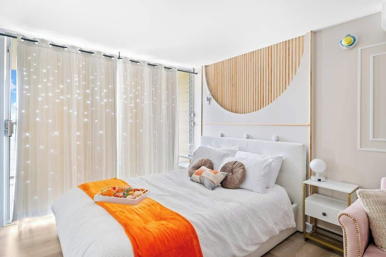 Room 3, @ ML - Bright Waikiki Canal View + Relaxing Breeze, Honolulu
