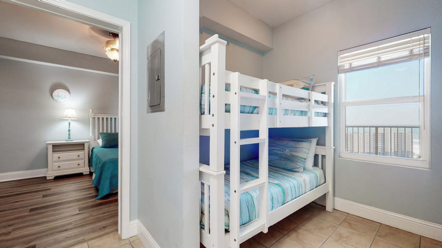 Interior 2, Laketown Wharf 1738, Bay