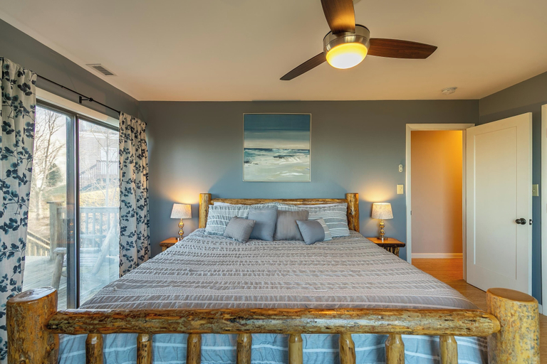 Interior 2, Alpenglow, Watauga