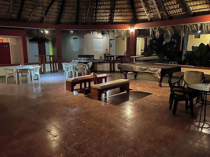 Lounge 5, Moe's Economy Hotel, Sosua
