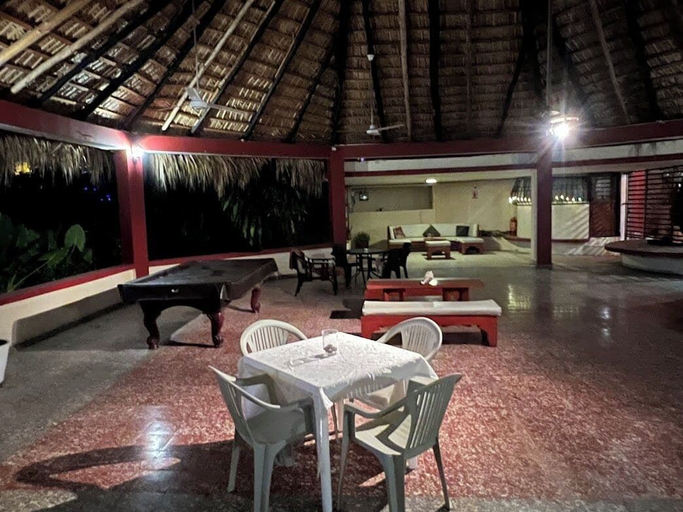 Lounge 3, Moe's Economy Hotel, Sosua