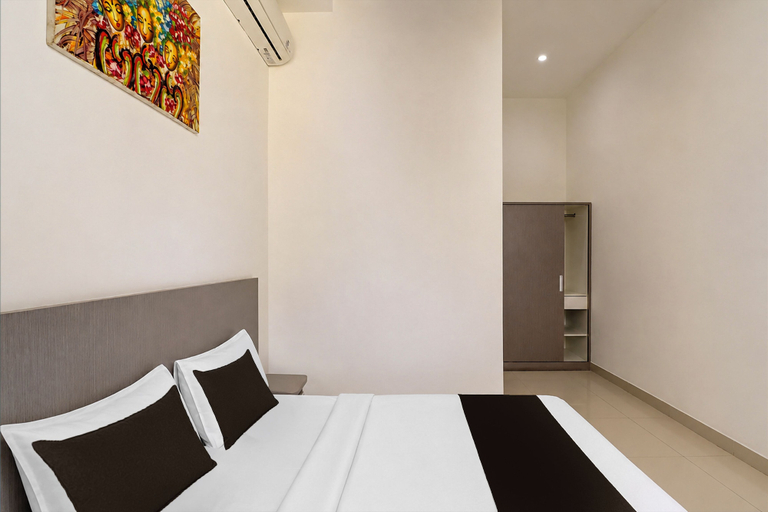Room 4, OYO 95299 Hotel Gren, Tegal