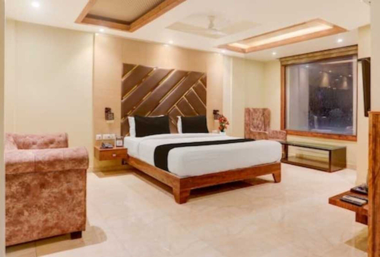 Room 4, Deluxe Aarunya Residency And Banquets, Patna