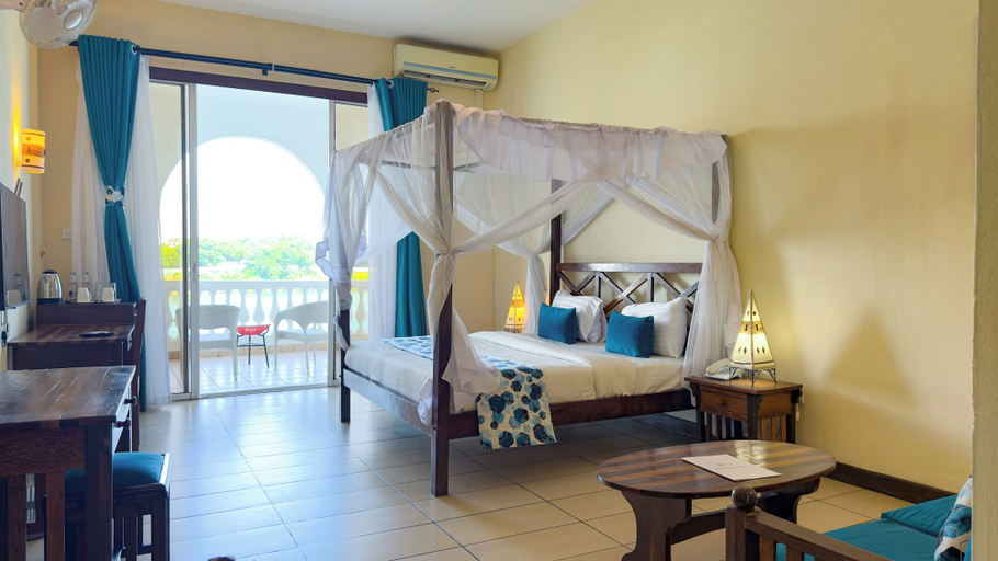 Bedroom 4, CityBlue Creekside Hotel & Suites, Mombasa, Nyali