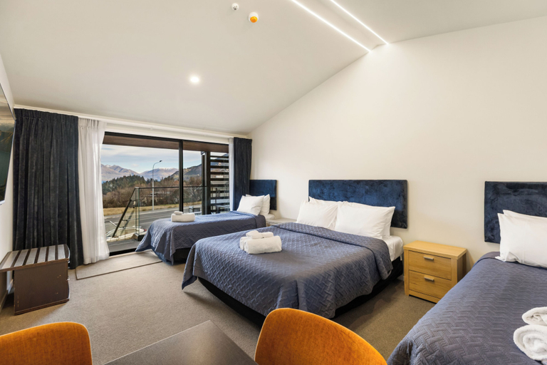 Bedroom 2, Queenstown Motel Apartments, Queenstown-Lakes