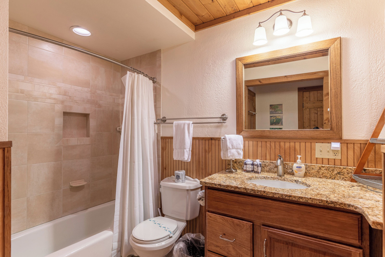 Interior 4, Journeys End at Valle Crucis, Watauga