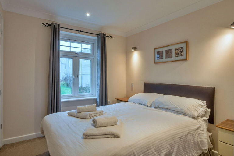 Room 5, Contemporary Cornwall Retreat for Groups, Cornwall