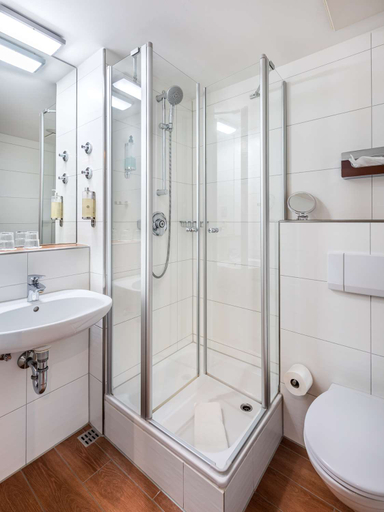 Bathroom 4, Best Western Hotel Nuernberg Am Hauptbahnhof, Nürnberg