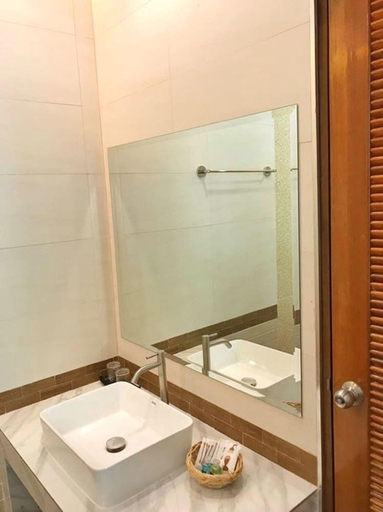 Bathroom 4, Verona Lanta Resort, Ko Lanta