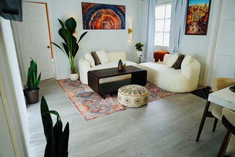 Living area 4, Hollywood 7881, Broward