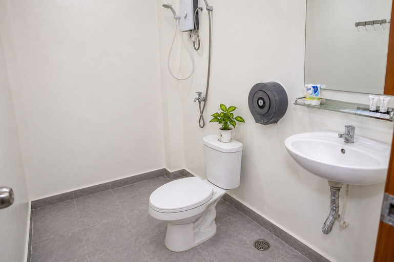 Bathroom 3, Bliss & Beats Hostel, Phnom Penh