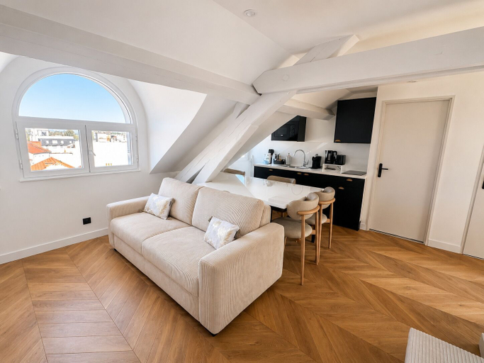 Living area 5, The Originals Residence, Les Sources Callou, Vichy, Allier