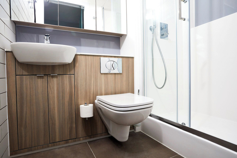 Bathroom 4, Portswood House, Southampton
