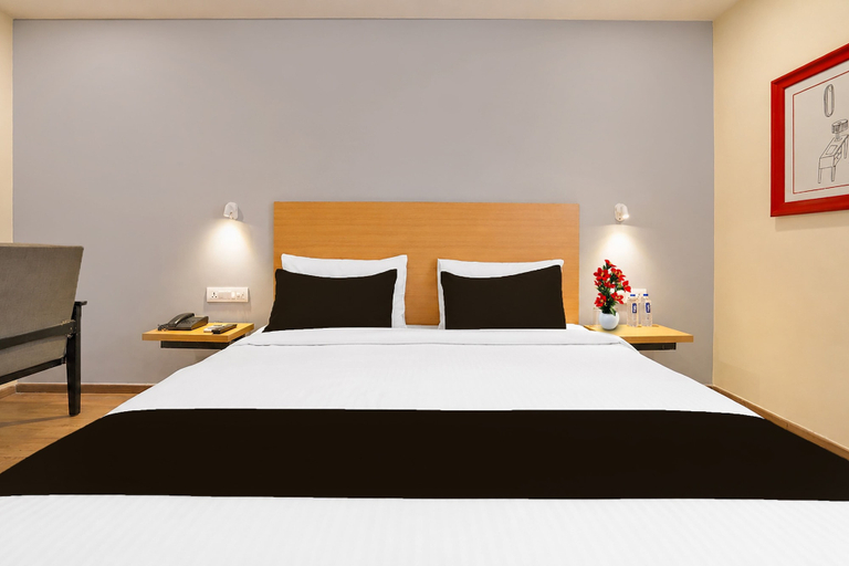 Room 2, Townhouse Paldi Bus Terminal Ahmedabad, Ahmadabad