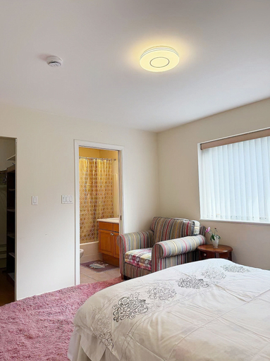 Room 1, Cozy Home in Vancouver, Greater Vancouver