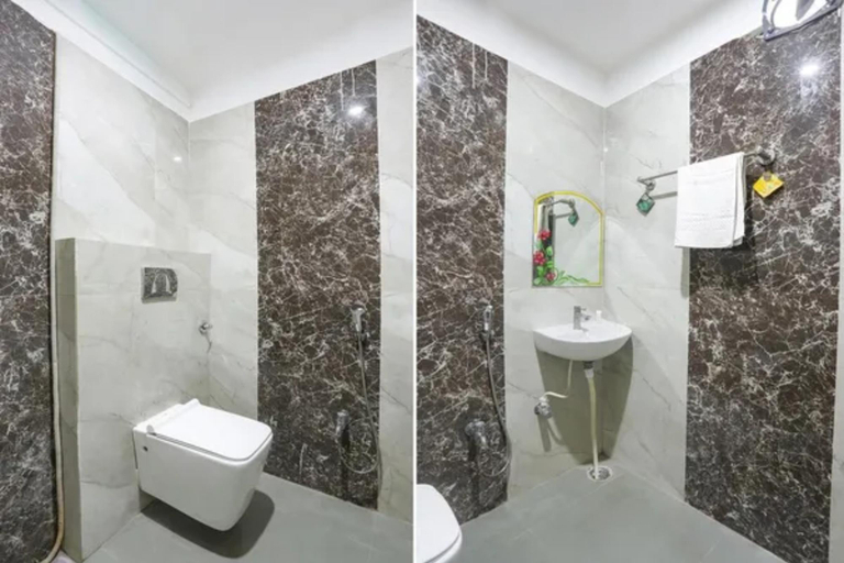 Bathroom 4, Via Samriddhi, Varanasi