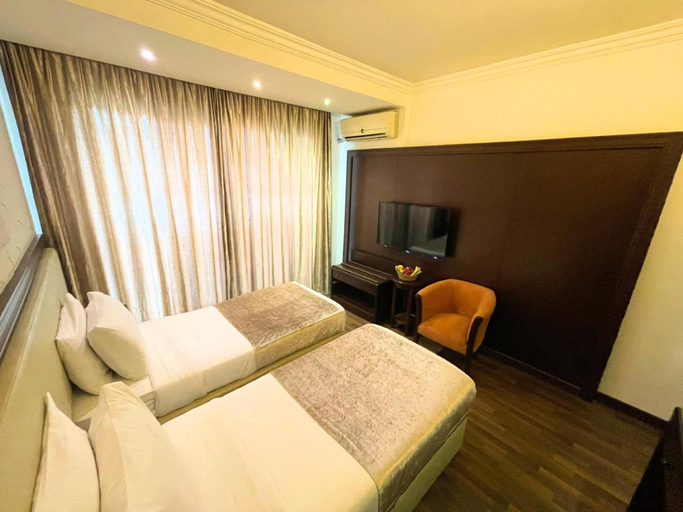 Bedroom 2, Royal Garden Hotel, Beirut