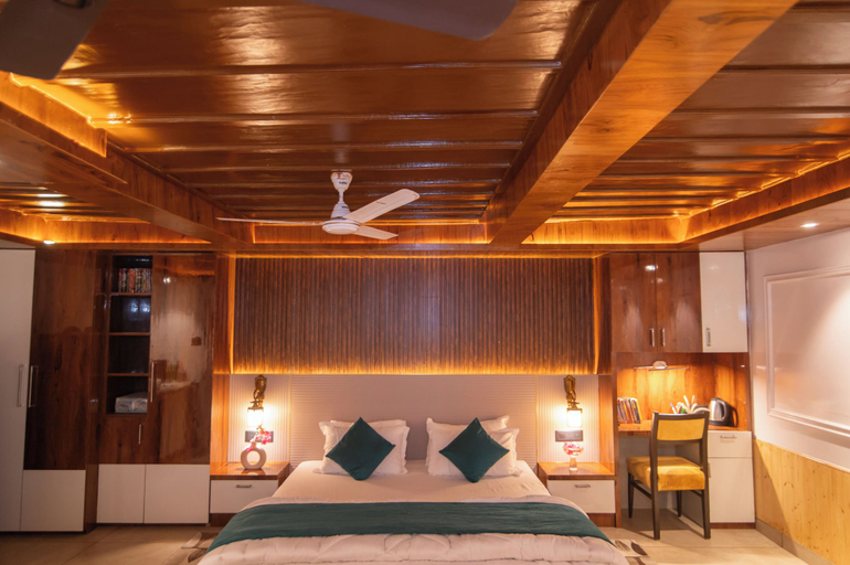 Room 4, Giri River Retreat, Sirmaur