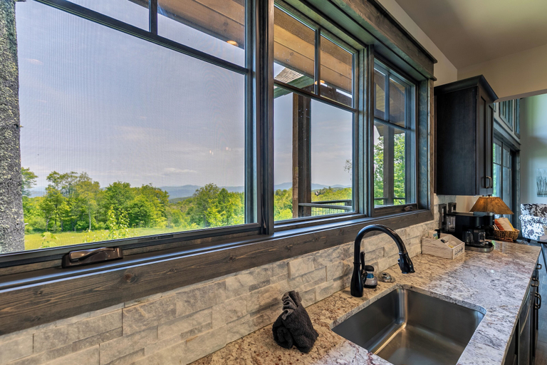 Interior 4, Just Bluffin' at Eagles Nest, Avery