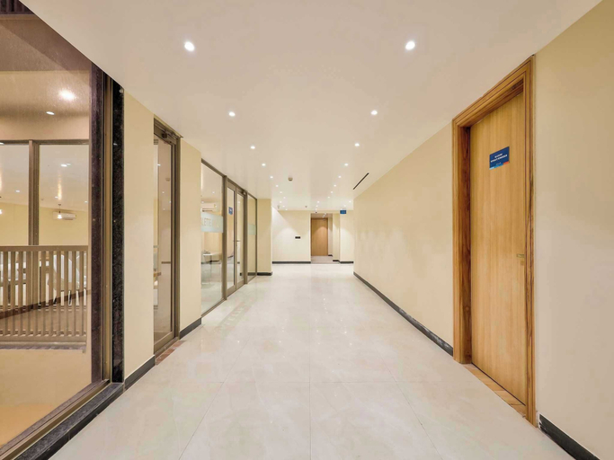 Lobby 4, Palette Hotel Millennium City Gurugram, Gurgaon
