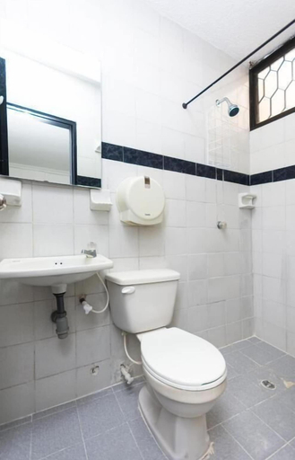 Bathroom 3, Hotel Costa Caribe, Barranquilla